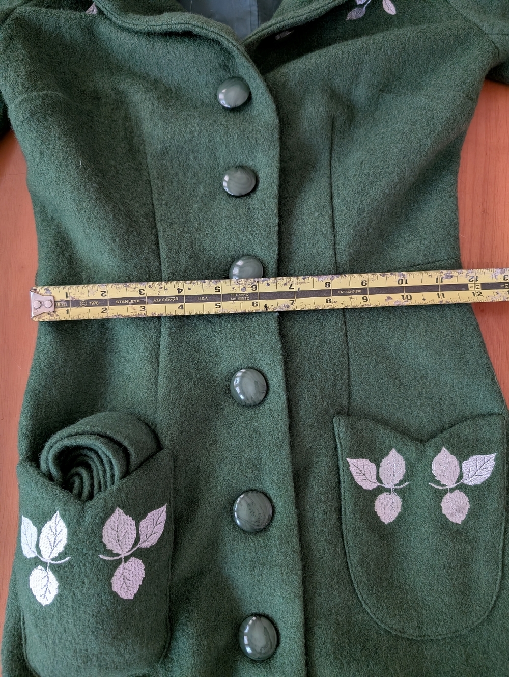 Green Embroidered Women's Coat - Picture 6 of 7